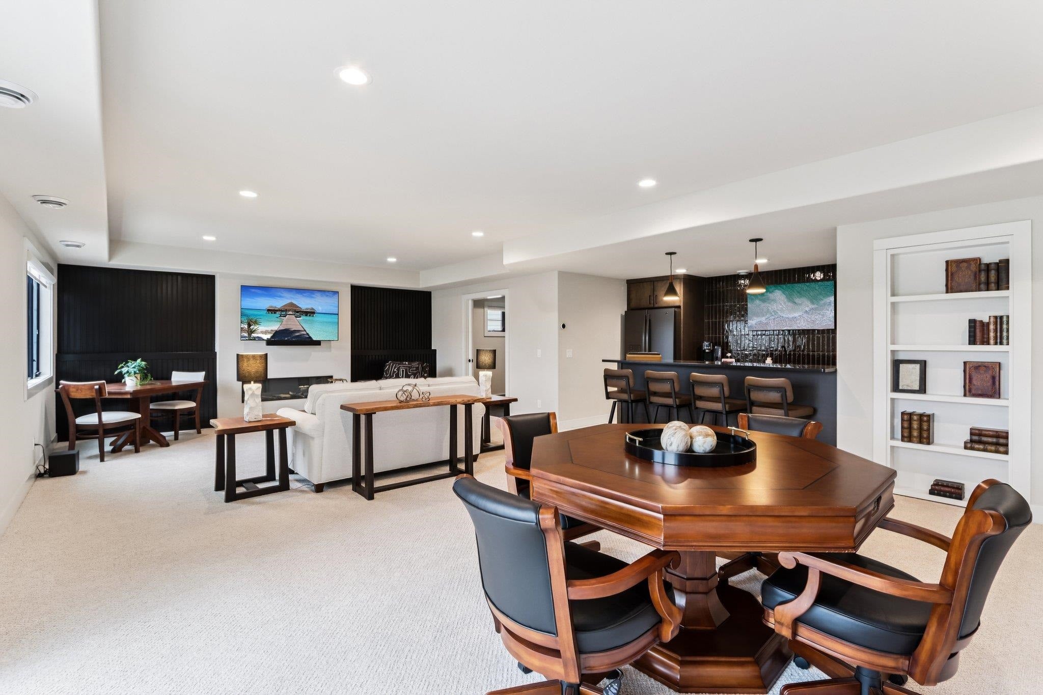 VIEWS OF THE COUNTRYSIDE + BACKS TO CONSERVANCY! IMPECCABLE TWO YEAR O – image 38