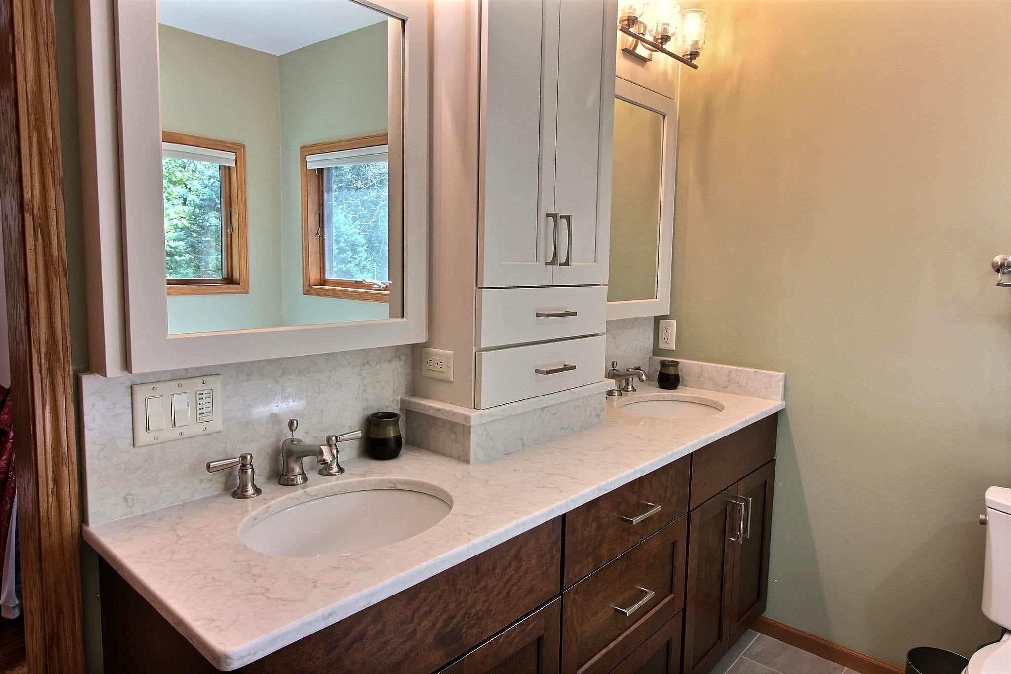 Stoughton, Wisconsin, 53589, United States, 4 Bedrooms Bedrooms, ,3 BathroomsBathrooms,Residential,Active,1929697