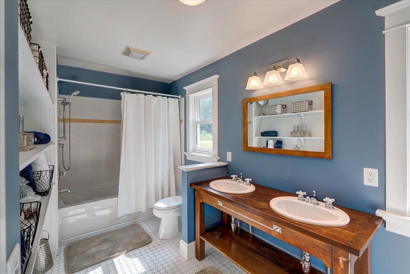 Verona, Wisconsin, 53593, United States, 4 Bedrooms Bedrooms, ,4 BathroomsBathrooms,Residential,Active,1909087