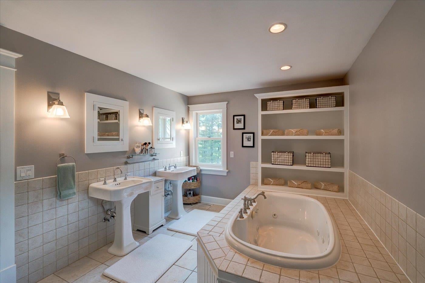 Verona, Wisconsin, 53593, United States, 4 Bedrooms Bedrooms, ,4 BathroomsBathrooms,Residential,Active,1909087