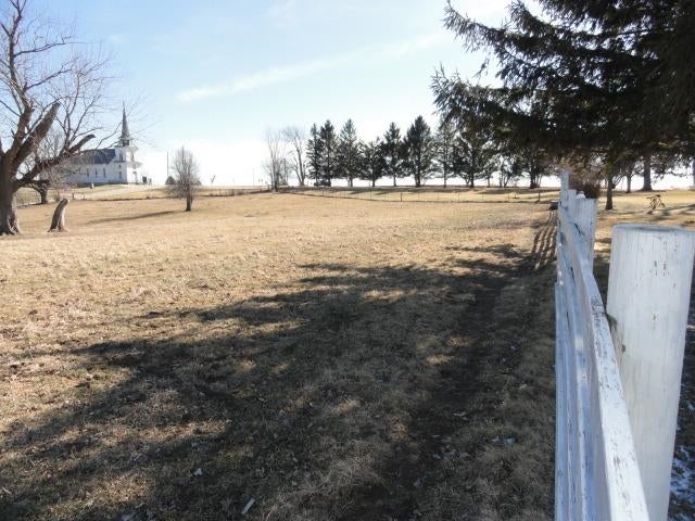Enjoy rural living from this 5 bedroom 2 bath 3000 square foot beauty – image 82