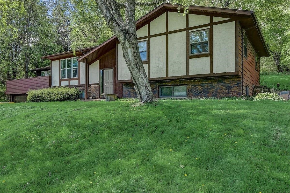 Lodi, Wisconsin, 53555, United States, 4 Bedrooms Bedrooms, ,2 BathroomsBathrooms,Residential,Contingent,2007323