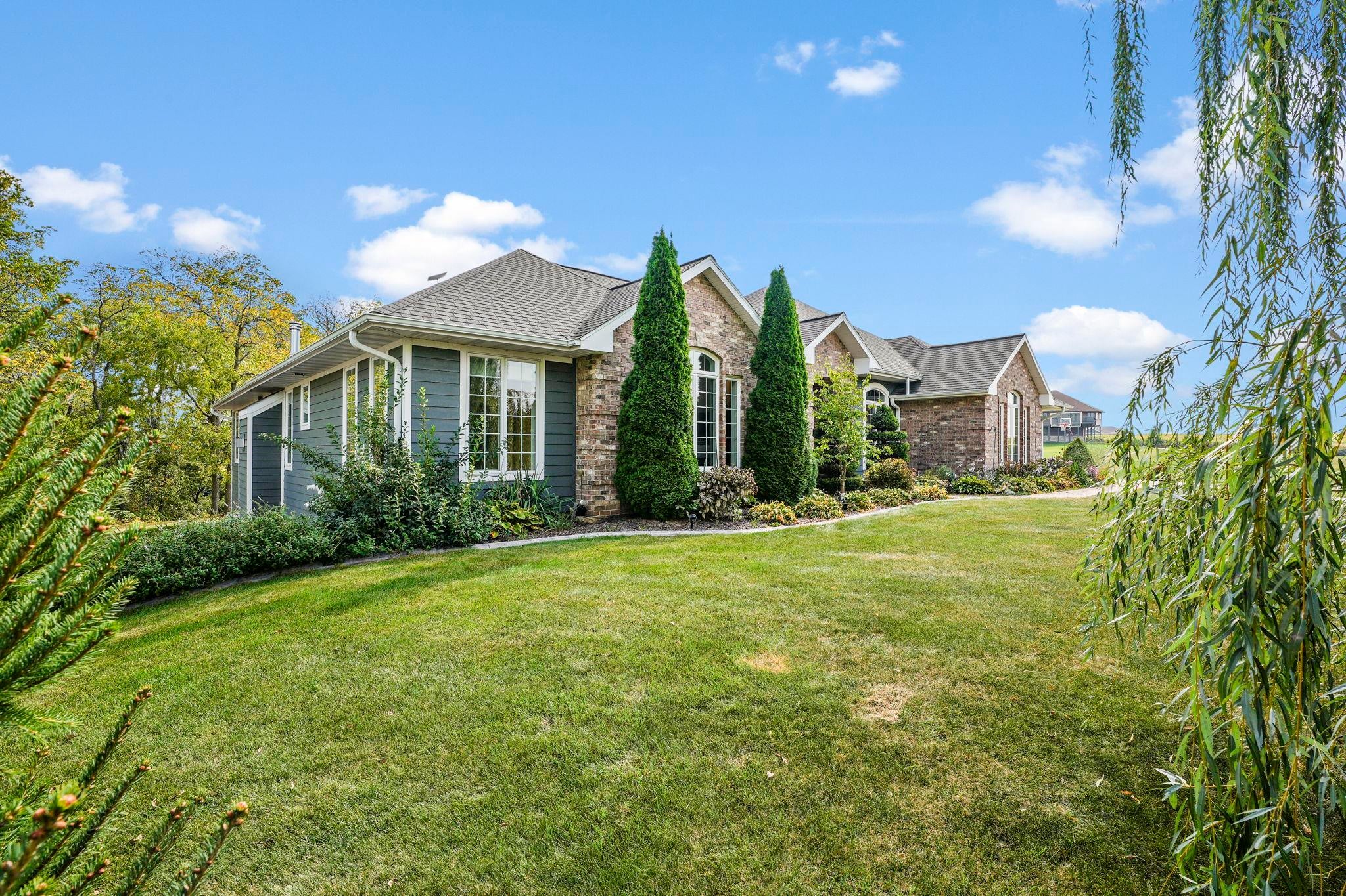 Mineral Point, Wisconsin, 53565, United States, 6 Bedrooms Bedrooms, ,3 BathroomsBathrooms,Residential,Active,1960179