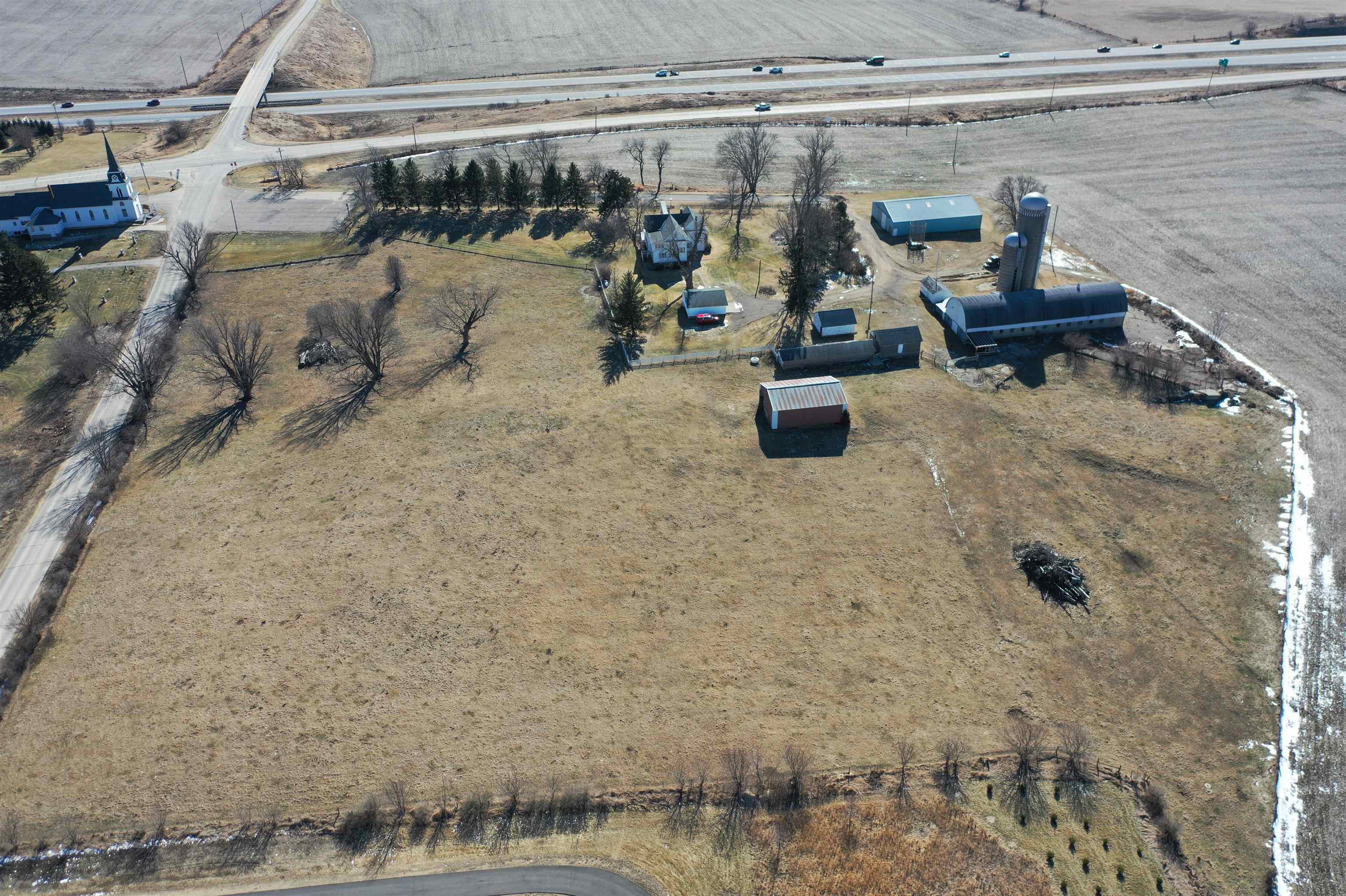 Enjoy rural living from this 5 bedroom 2 bath 3000 square foot beauty – image 53