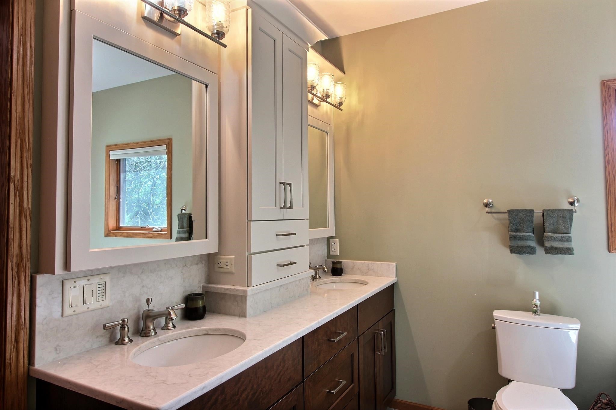 Stoughton, Wisconsin, 53589, United States, 4 Bedrooms Bedrooms, ,3 BathroomsBathrooms,Residential,Active,1929697