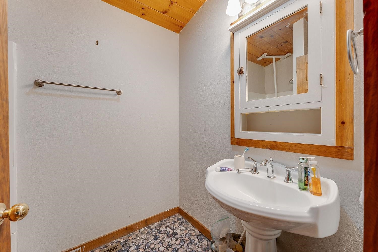 Montello, Wisconsin, 53949, United States, 3 Bedrooms Bedrooms, ,3 BathroomsBathrooms,Residential,Active,1927657
