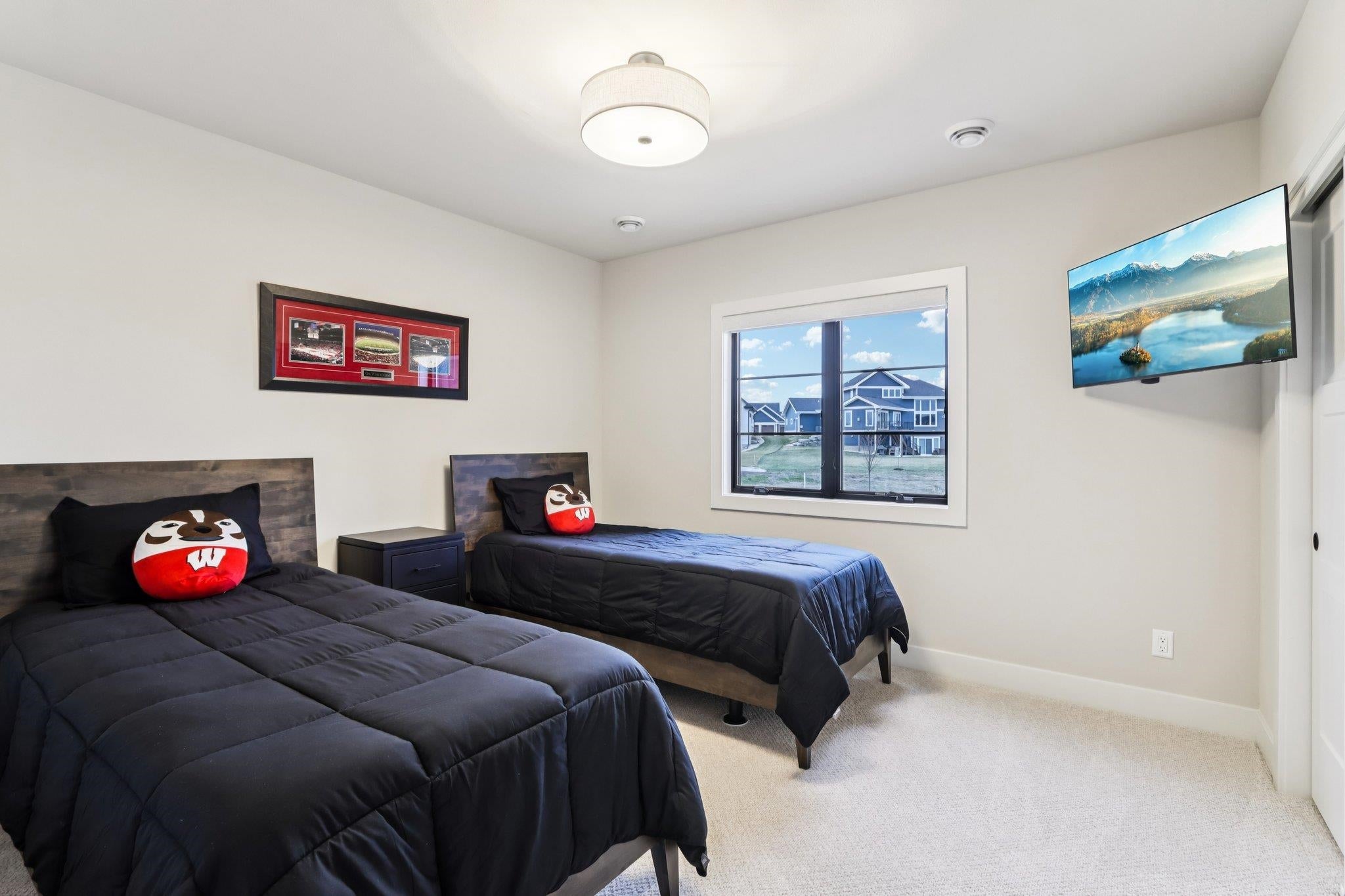 VIEWS OF THE COUNTRYSIDE + BACKS TO CONSERVANCY! IMPECCABLE TWO YEAR O – image 49