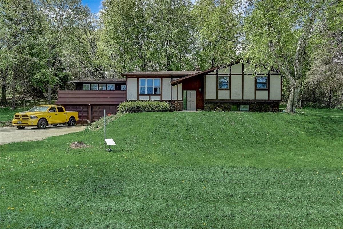 Lodi, Wisconsin, 53555, United States, 4 Bedrooms Bedrooms, ,2 BathroomsBathrooms,Residential,Contingent,2007323