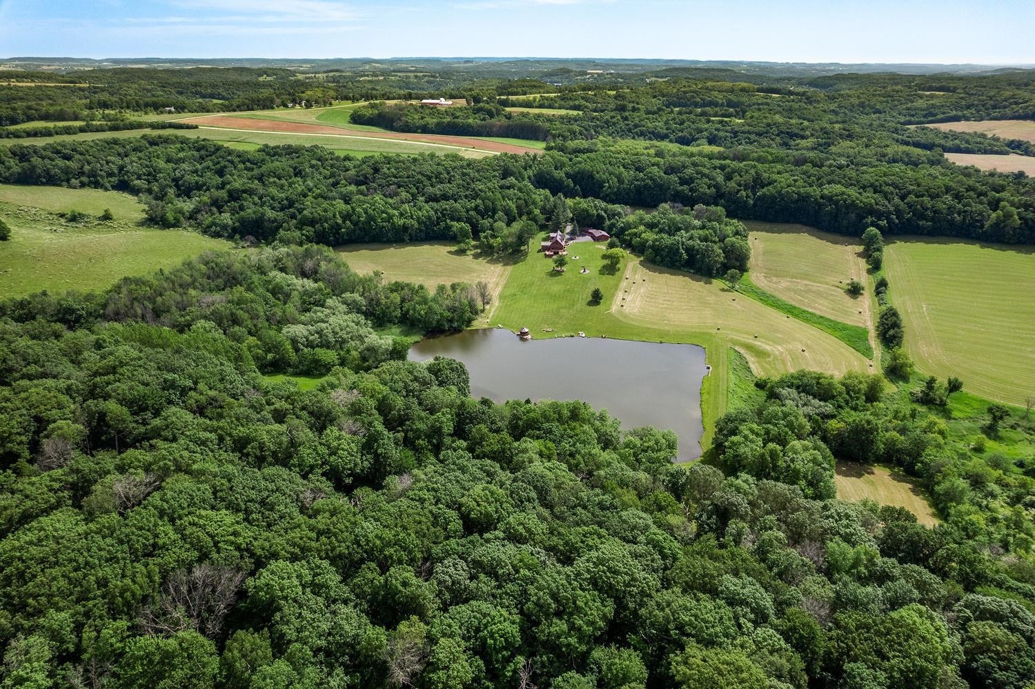 La Valle, Wisconsin, 53941, United States, 3 Bedrooms Bedrooms, ,4 BathroomsBathrooms,Residential,Active,1898021