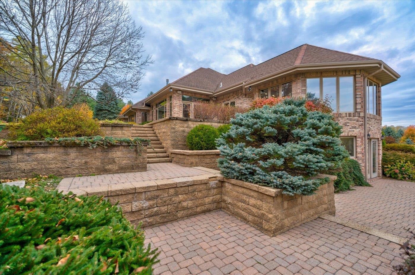 Verona, Wisconsin, 53593, United States, 4 Bedrooms Bedrooms, ,4 BathroomsBathrooms,Residential,Active,1953703