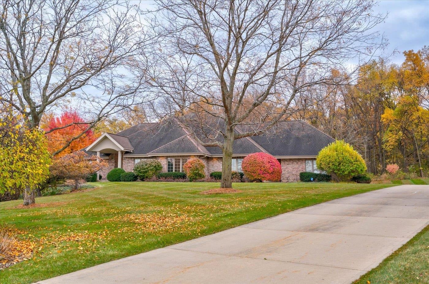 Verona, Wisconsin, 53593, United States, 4 Bedrooms Bedrooms, ,4 BathroomsBathrooms,Residential,Active,1953703