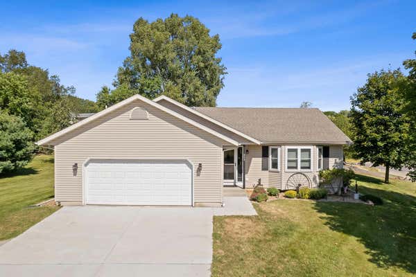 804 IROQUOIS CIR, BARABOO, WI 53913 - Image 1