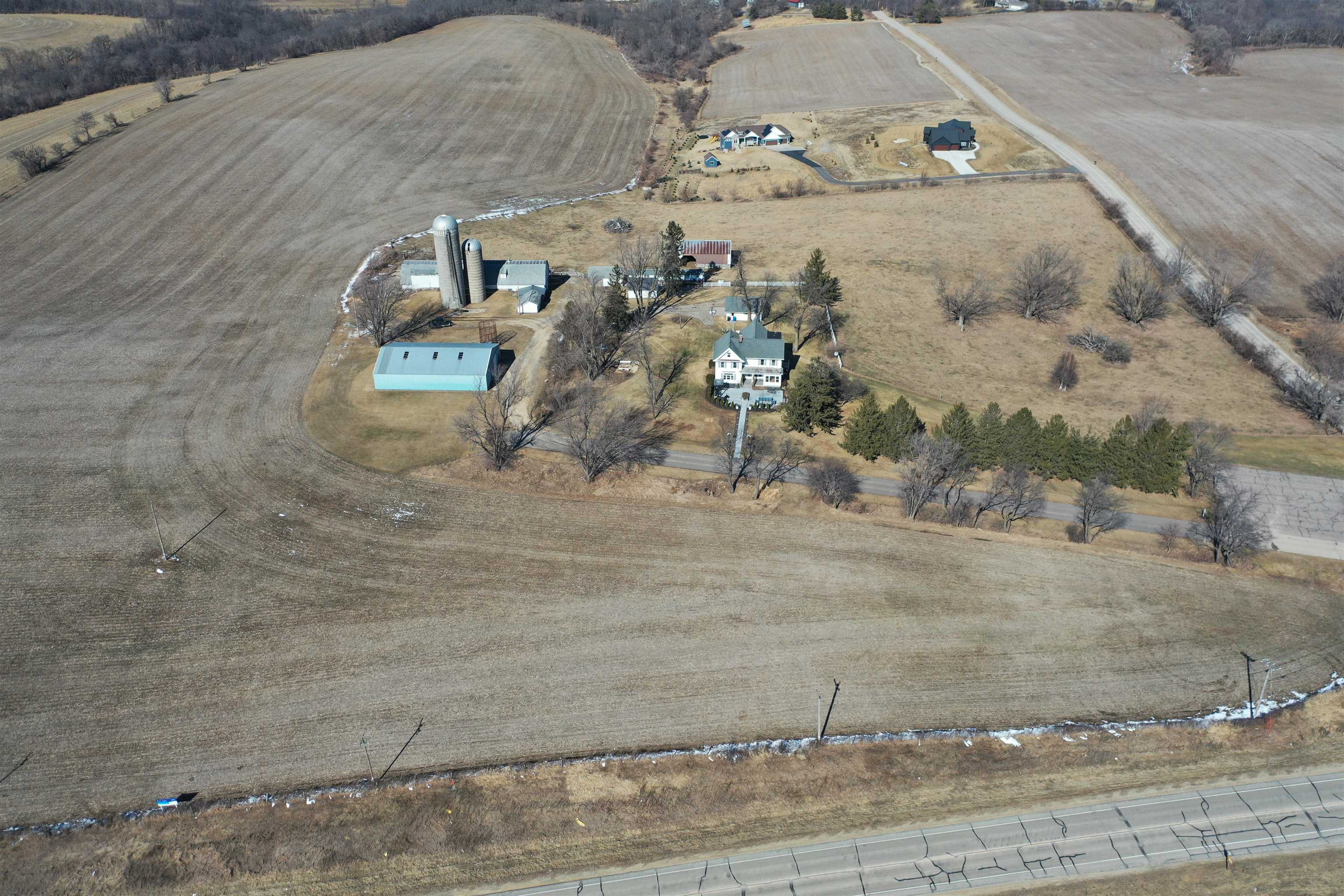 Enjoy rural living from this 5 bedroom 2 bath 3000 square foot beauty – image 48