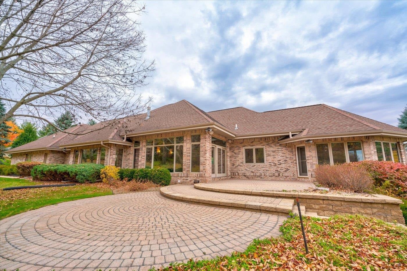 Verona, Wisconsin, 53593, United States, 4 Bedrooms Bedrooms, ,4 BathroomsBathrooms,Residential,Active,1953703