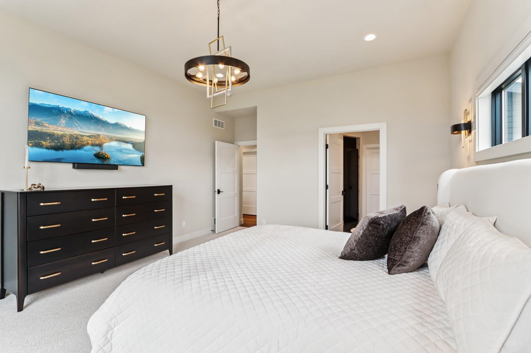 VIEWS OF THE COUNTRYSIDE + BACKS TO CONSERVANCY! IMPECCABLE TWO YEAR O – image 23