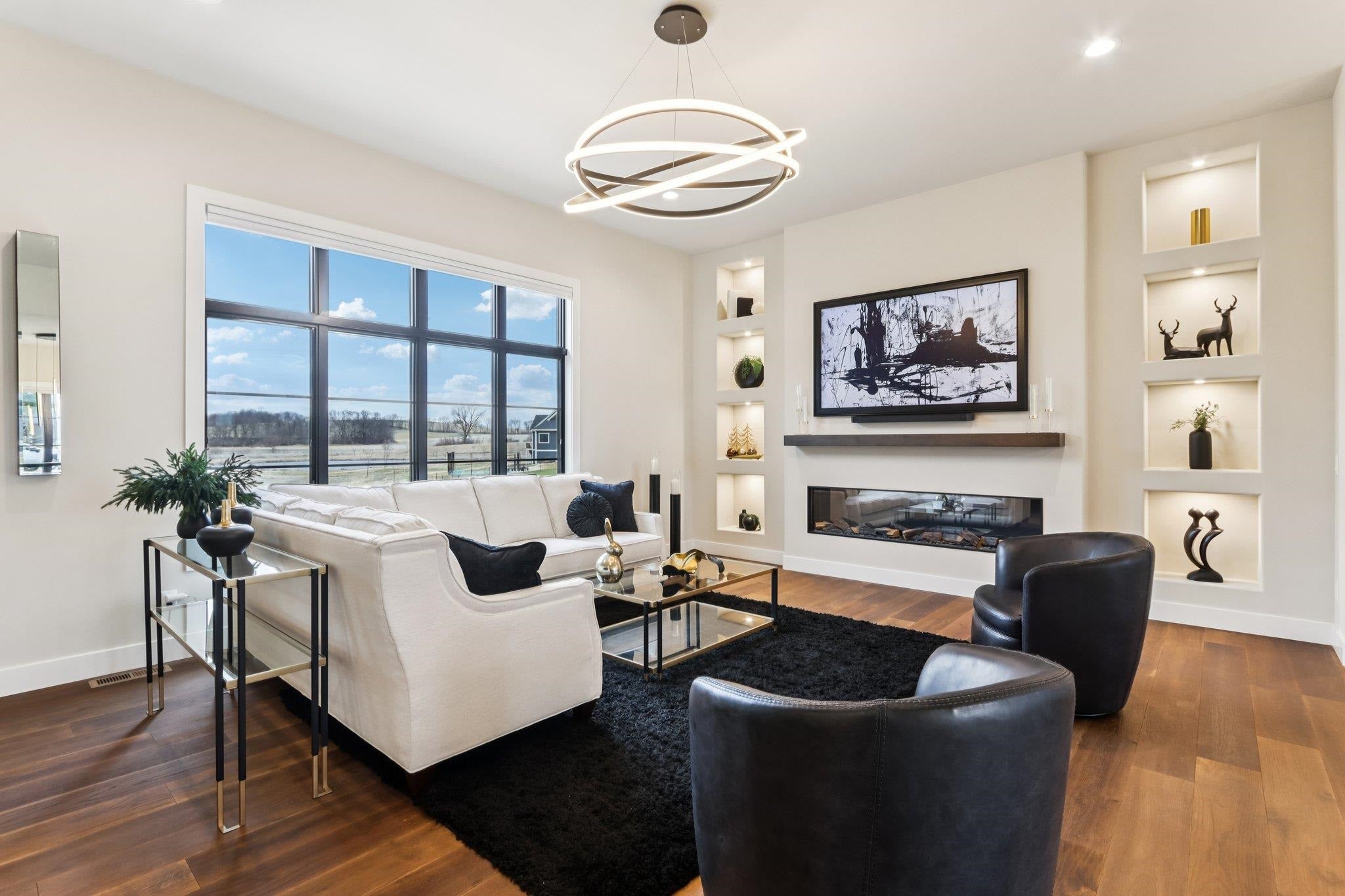 VIEWS OF THE COUNTRYSIDE + BACKS TO CONSERVANCY! IMPECCABLE TWO YEAR O – image 6