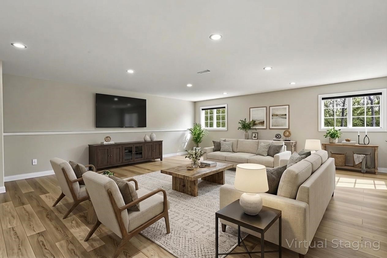 Mineral Point, Wisconsin, 53565, United States, 6 Bedrooms Bedrooms, ,3 BathroomsBathrooms,Residential,Active,2034307