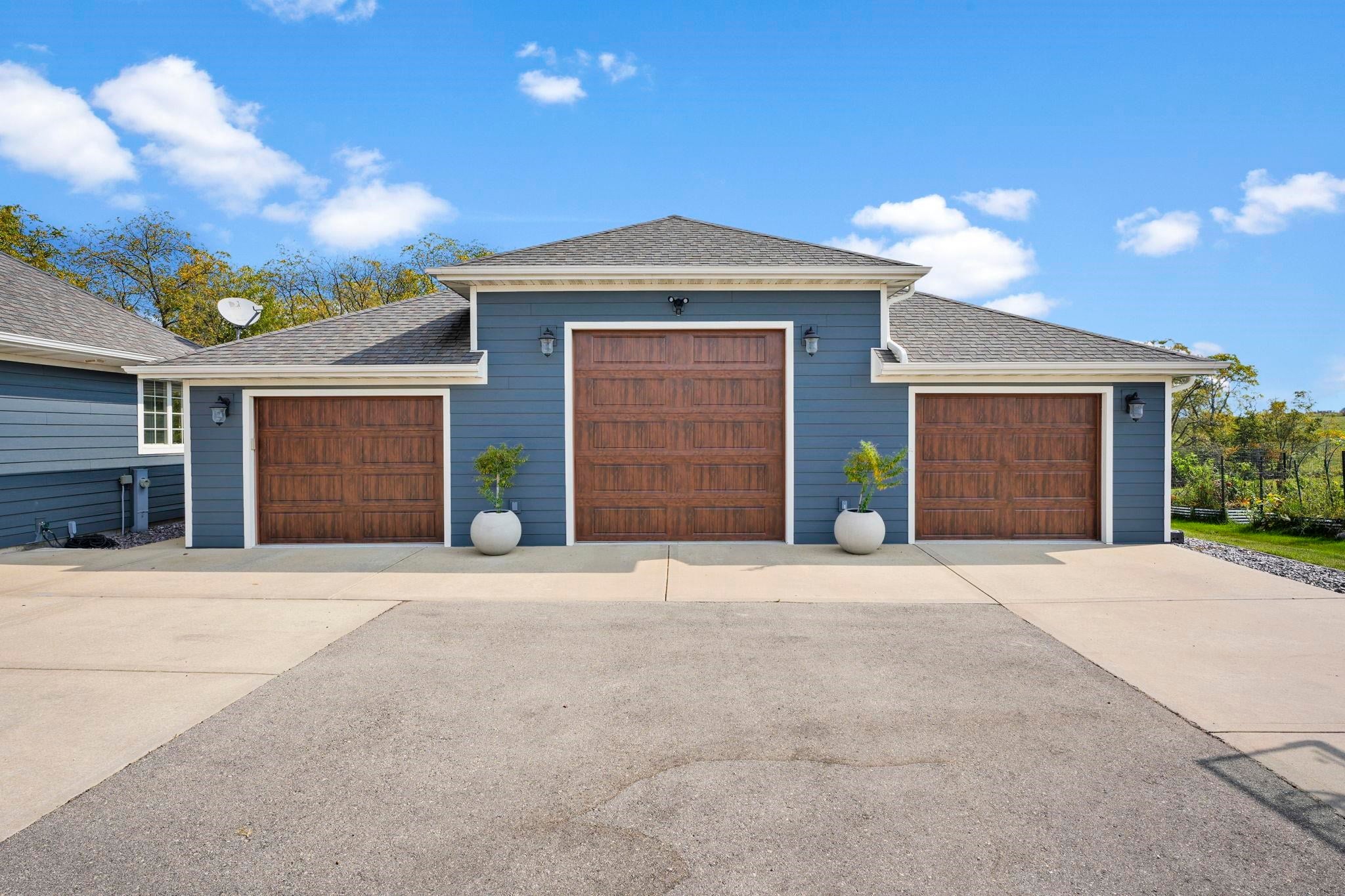Mineral Point, Wisconsin, 53565, United States, 6 Bedrooms Bedrooms, ,3 BathroomsBathrooms,Residential,Active,2034307