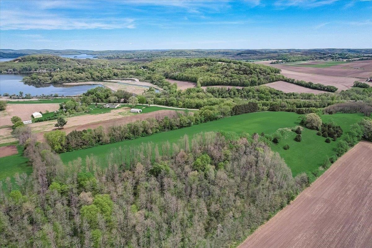 Lodi, Wisconsin, 53555, United States, 4 Bedrooms Bedrooms, ,2 BathroomsBathrooms,Residential,Contingent,2007323