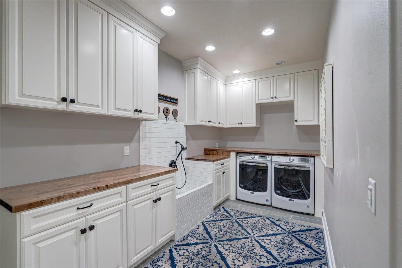 Verona, Wisconsin, 53593, United States, 5 Bedrooms Bedrooms, ,4 BathroomsBathrooms,Residential,Active,1913017