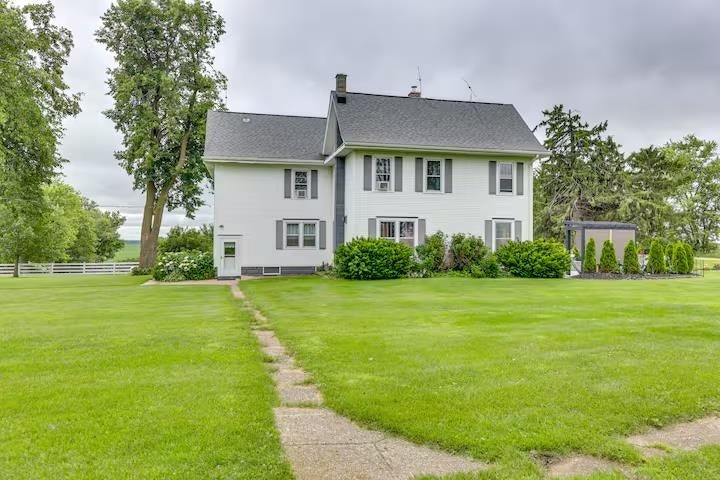 Enjoy rural living from this 5 bedroom 2 bath 3000 square foot beauty – image 12