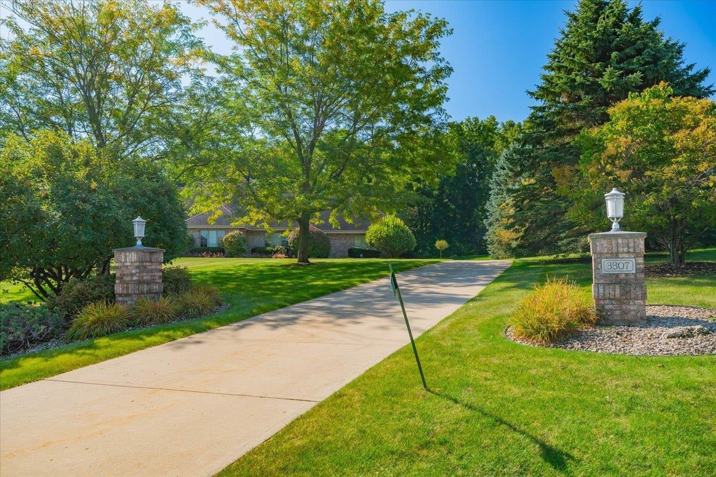 Verona, Wisconsin, 53593, United States, 4 Bedrooms Bedrooms, ,4 BathroomsBathrooms,Residential,Active,1953703