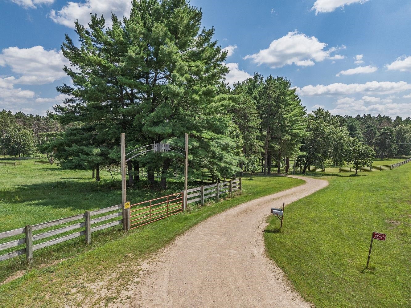 Montello, Wisconsin, 53949, United States, 3 Bedrooms Bedrooms, ,3 BathroomsBathrooms,Residential,Active,1927657