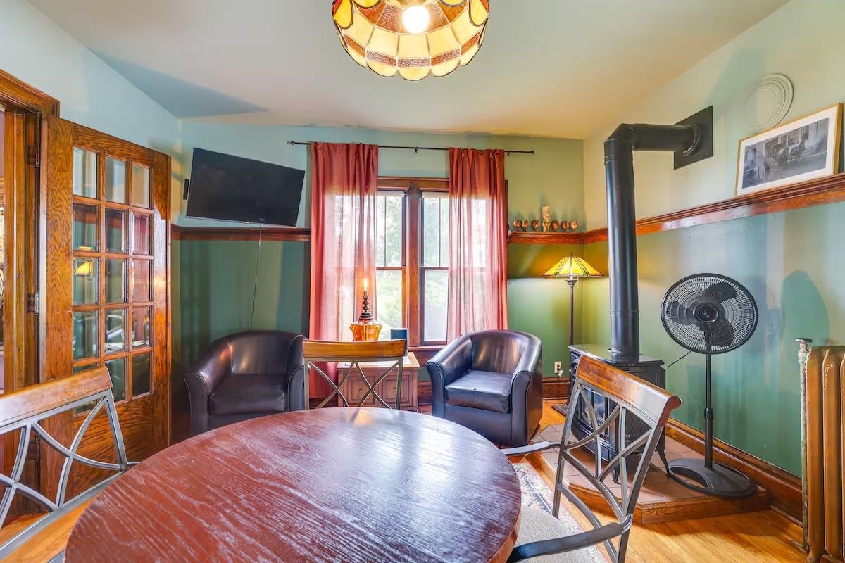 Enjoy rural living from this 5 bedroom 2 bath 3000 square foot beauty – image 26