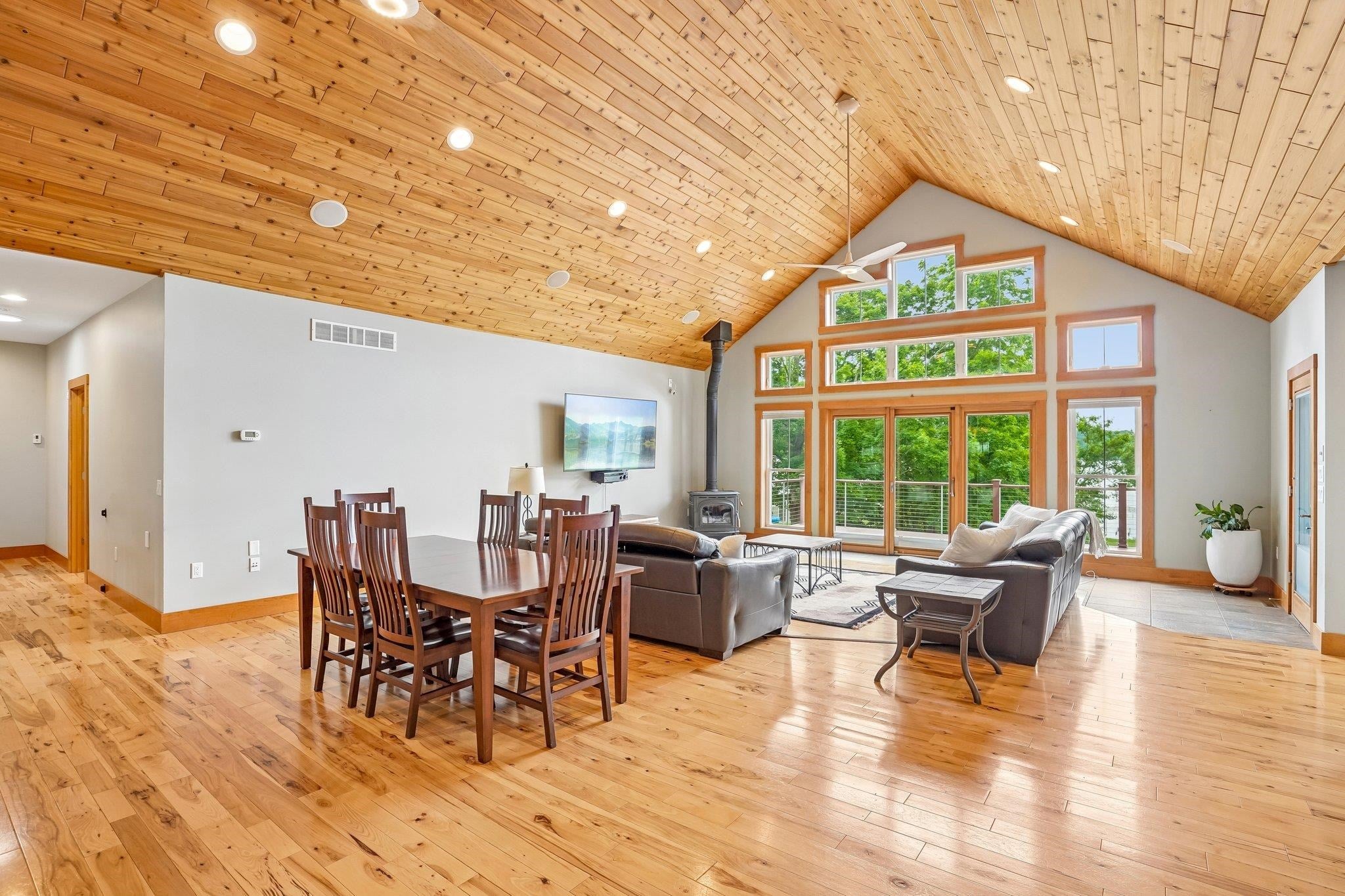 Showings begin Friday 6/12. Experience exceptional waterfront living i – image 11