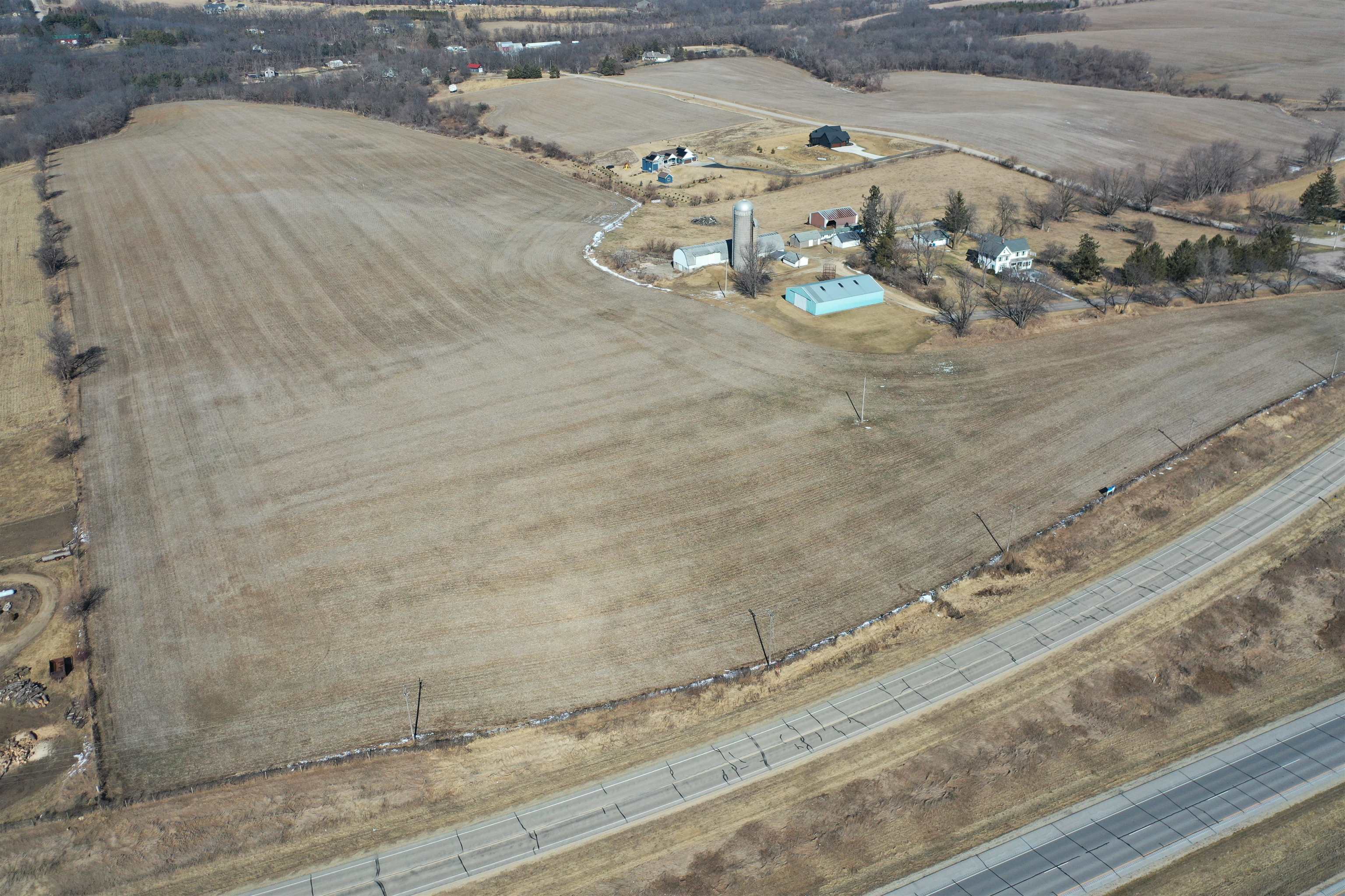 Enjoy rural living from this 5 bedroom 2 bath 3000 square foot beauty – image 50