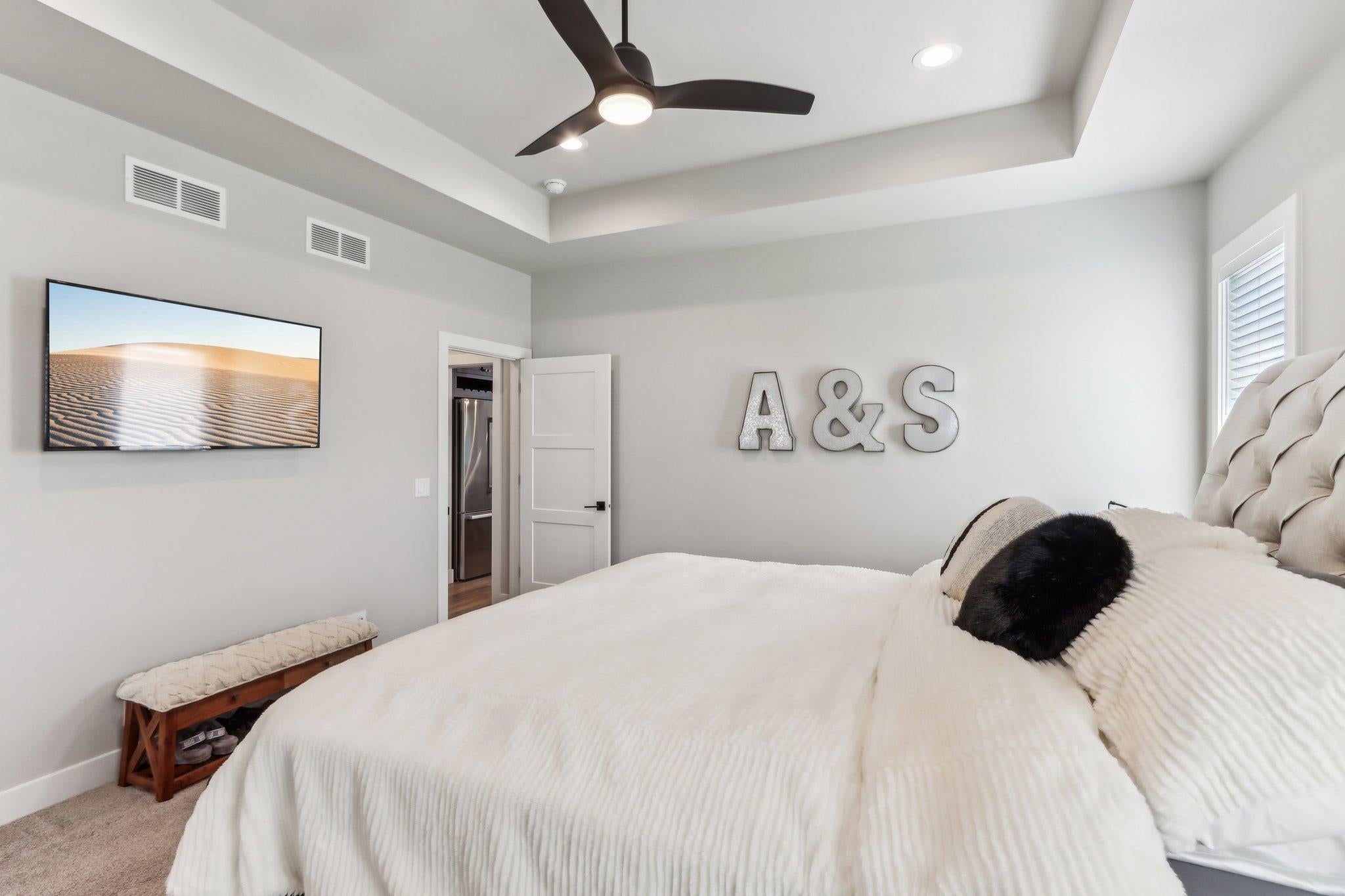 Waunakee, Wisconsin, 53597, United States, 4 Bedrooms Bedrooms, ,4 BathroomsBathrooms,Residential,Active,1892417