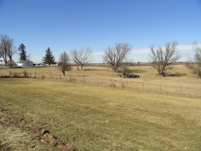 Enjoy rural living from this 5 bedroom 2 bath 3000 square foot beauty – image 87