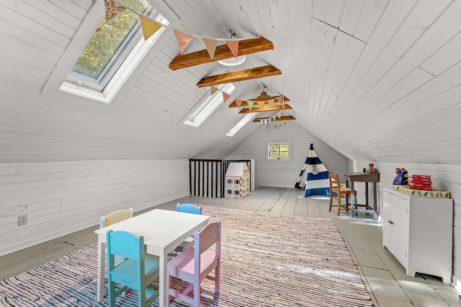 La Valle, Wisconsin, 53941, United States, 3 Bedrooms Bedrooms, ,4 BathroomsBathrooms,Residential,Active,1960140