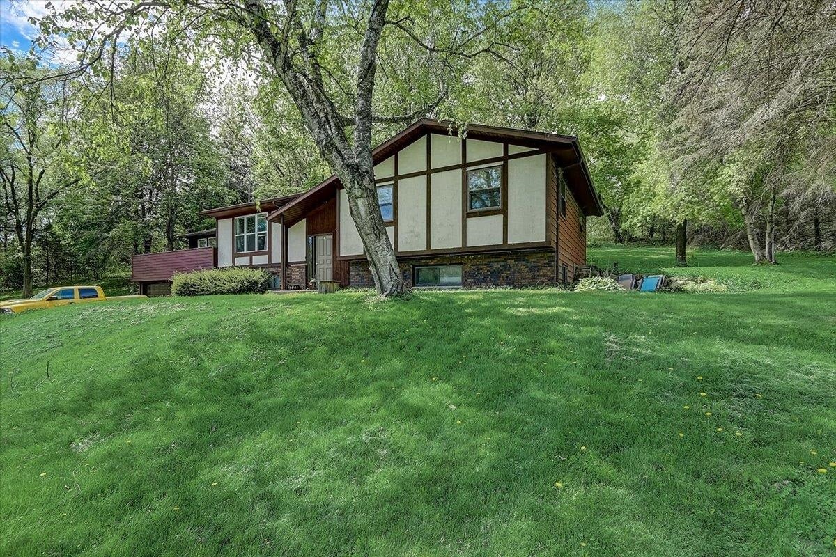 Lodi, Wisconsin, 53555, United States, 4 Bedrooms Bedrooms, ,2 BathroomsBathrooms,Residential,Contingent,2007323