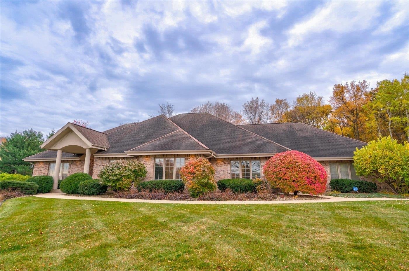 Verona, Wisconsin, 53593, United States, 4 Bedrooms Bedrooms, ,4 BathroomsBathrooms,Residential,Active,1953703