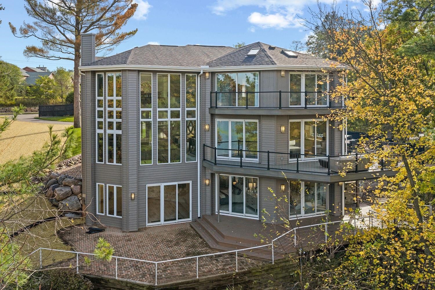 Wisconsin Dells, Wisconsin, 53965, United States, 3 Bedrooms Bedrooms, ,4 BathroomsBathrooms,Residential,Active,1968402