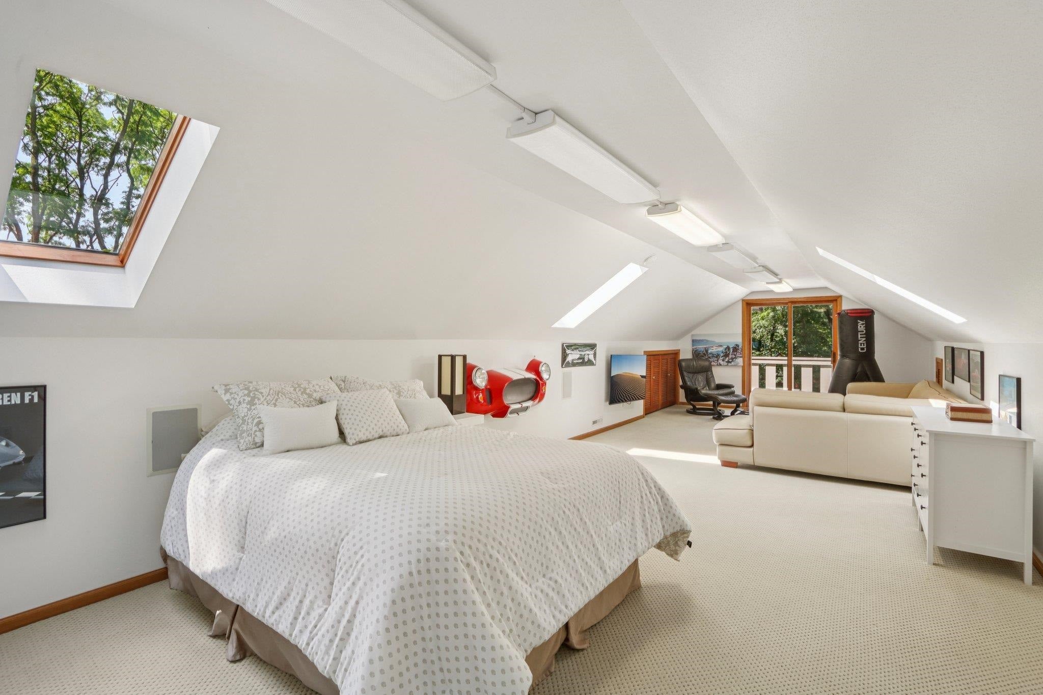 Oregon, Wisconsin, 53575, United States, 4 Bedrooms Bedrooms, ,5 BathroomsBathrooms,Residential,Active,1944090