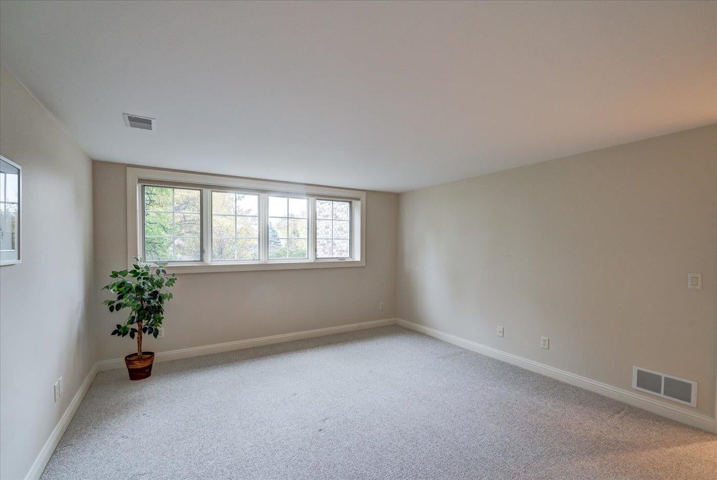 Verona, Wisconsin, 53593, United States, 4 Bedrooms Bedrooms, ,4 BathroomsBathrooms,Residential,Active,1953703