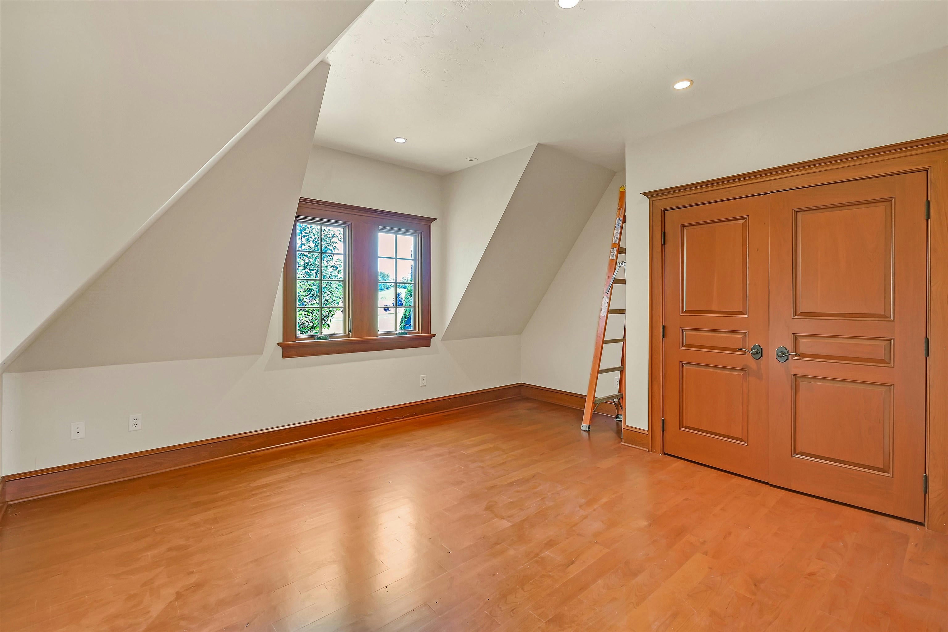 Watertown, Wisconsin, 53098, United States, ,5 BathroomsBathrooms,Residential,Active,1769971