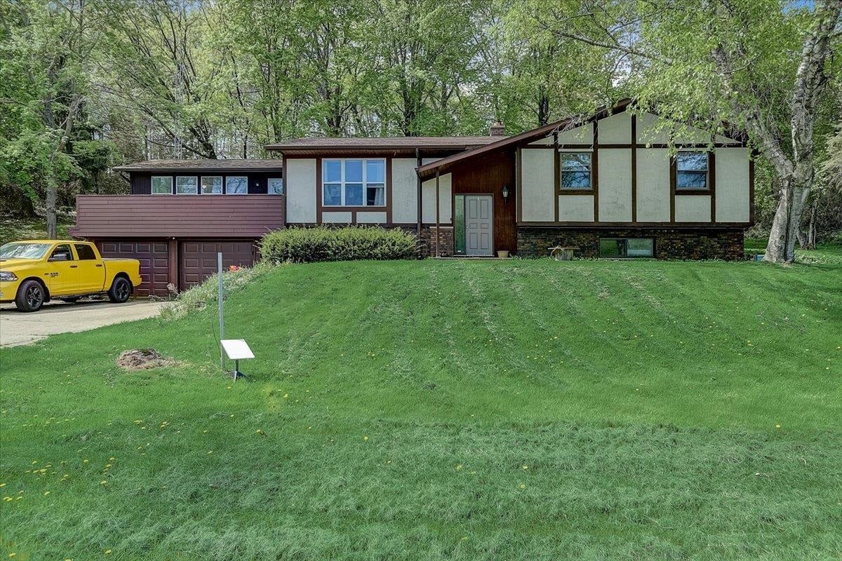 Lodi, Wisconsin, 53555, United States, 4 Bedrooms Bedrooms, ,2 BathroomsBathrooms,Residential,Contingent,2007323