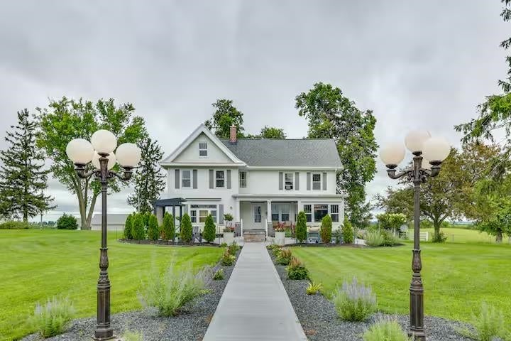 Enjoy rural living from this 5 bedroom 2 bath 3000 square foot beauty – image 3