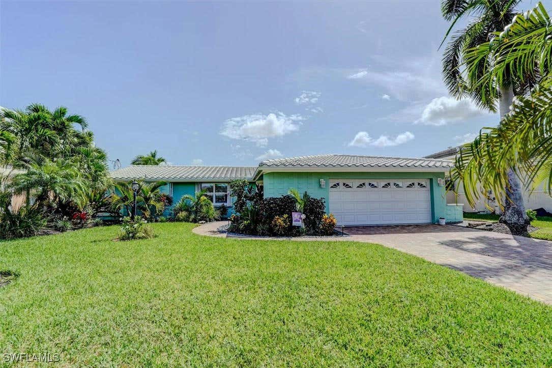 11 PALMVIEW BLVD, FORT MYERS BEACH, FL 33931, photo 1 of 43