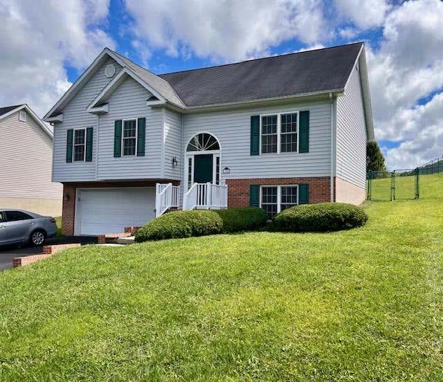 138 MURRAY CIR, BLUEFIELD, VA 24605, photo 1 of 31