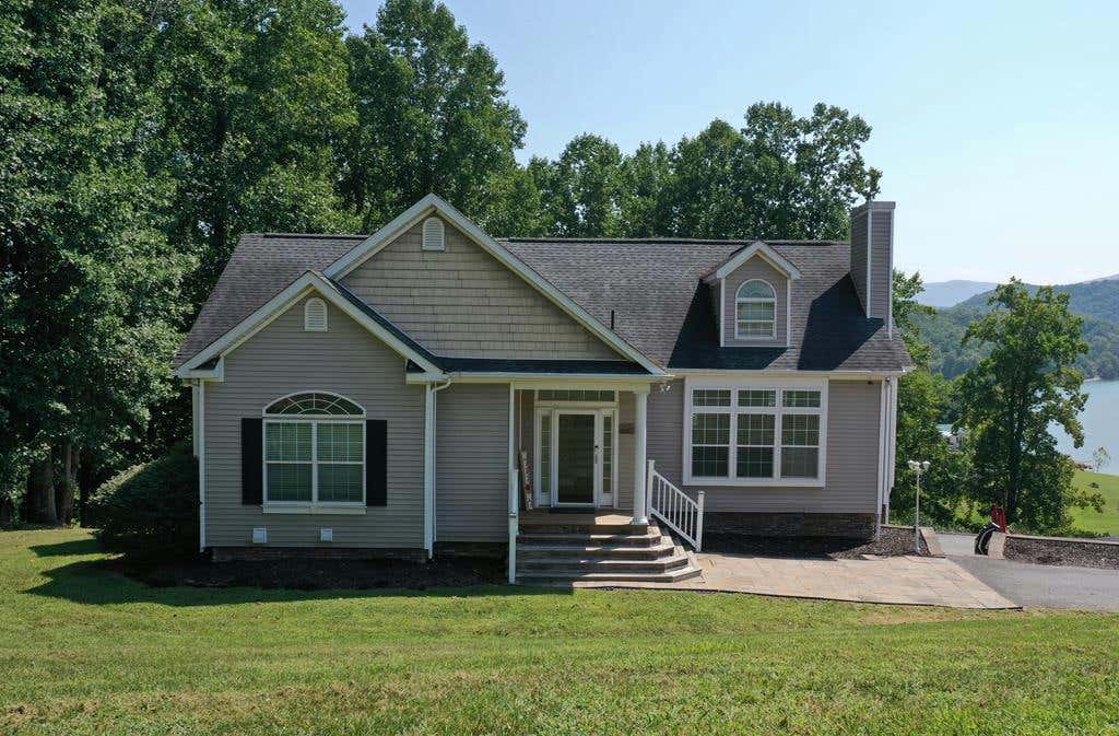 23126 AHOY LN, ABINGDON, VA 24211, photo 1 of 41