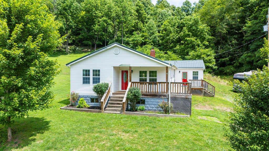 762 CAMPBELL HOLLOW RD, HONAKER, VA 24260, photo 1 of 20