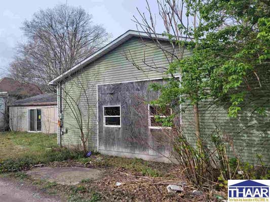 220 S 16TH ST, TERRE HAUTE, IN 47807, photo 4 of 40