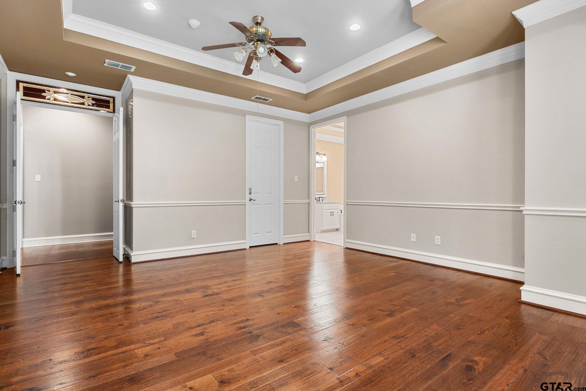 Tyler, Texas, 75703, United States, 6 Bedrooms Bedrooms, ,5 BathroomsBathrooms,Residential,Active,1892424