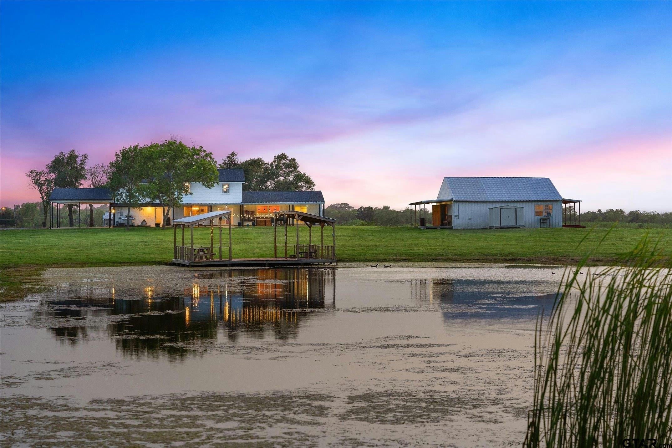 Kaufman, Texas, 75142, United States, 4 Bedrooms Bedrooms, ,3 BathroomsBathrooms,Residential,Active,1808205