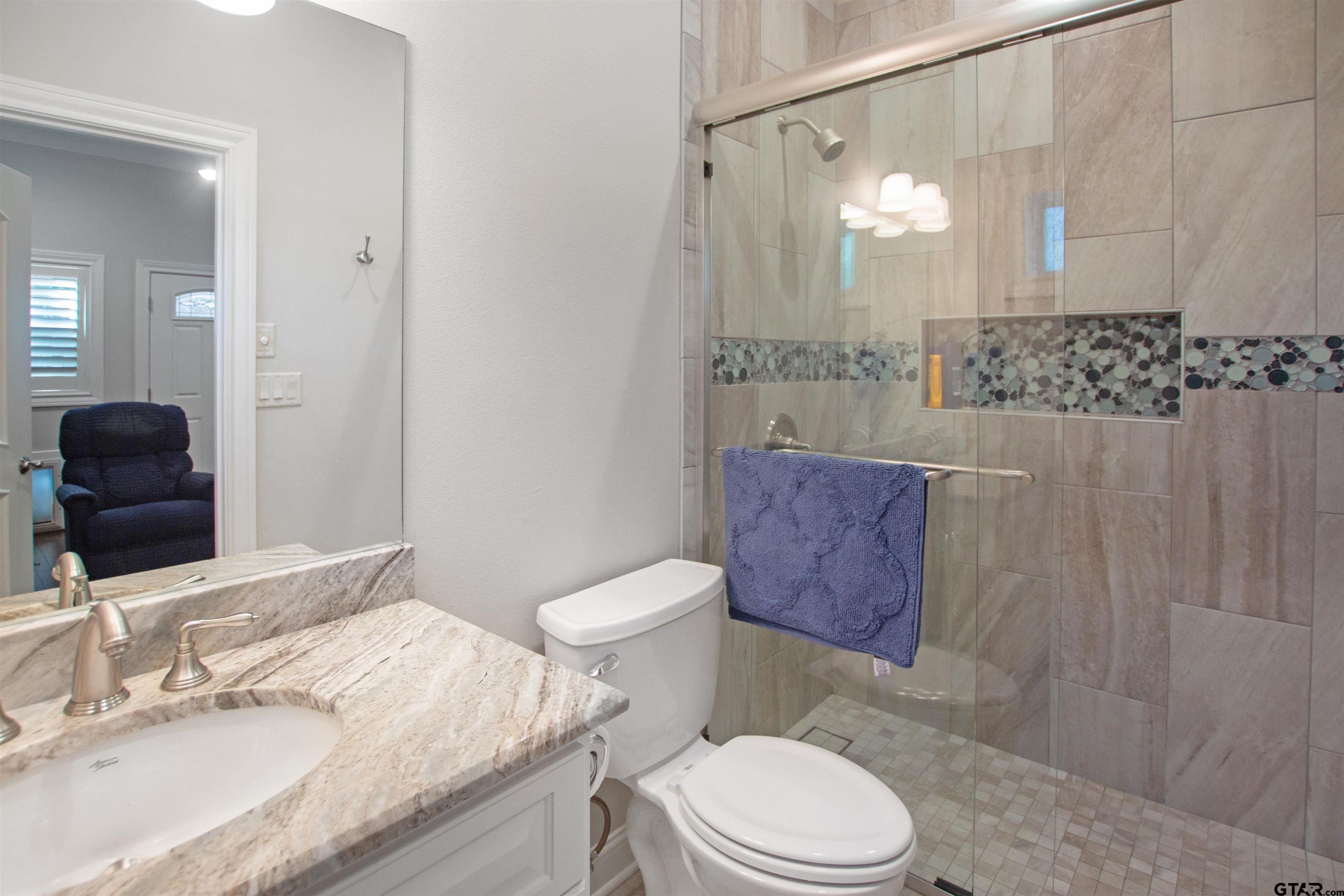 Flint, Texas, 75762, United States, 5 Bedrooms Bedrooms, ,6 BathroomsBathrooms,Residential,Active,1987250