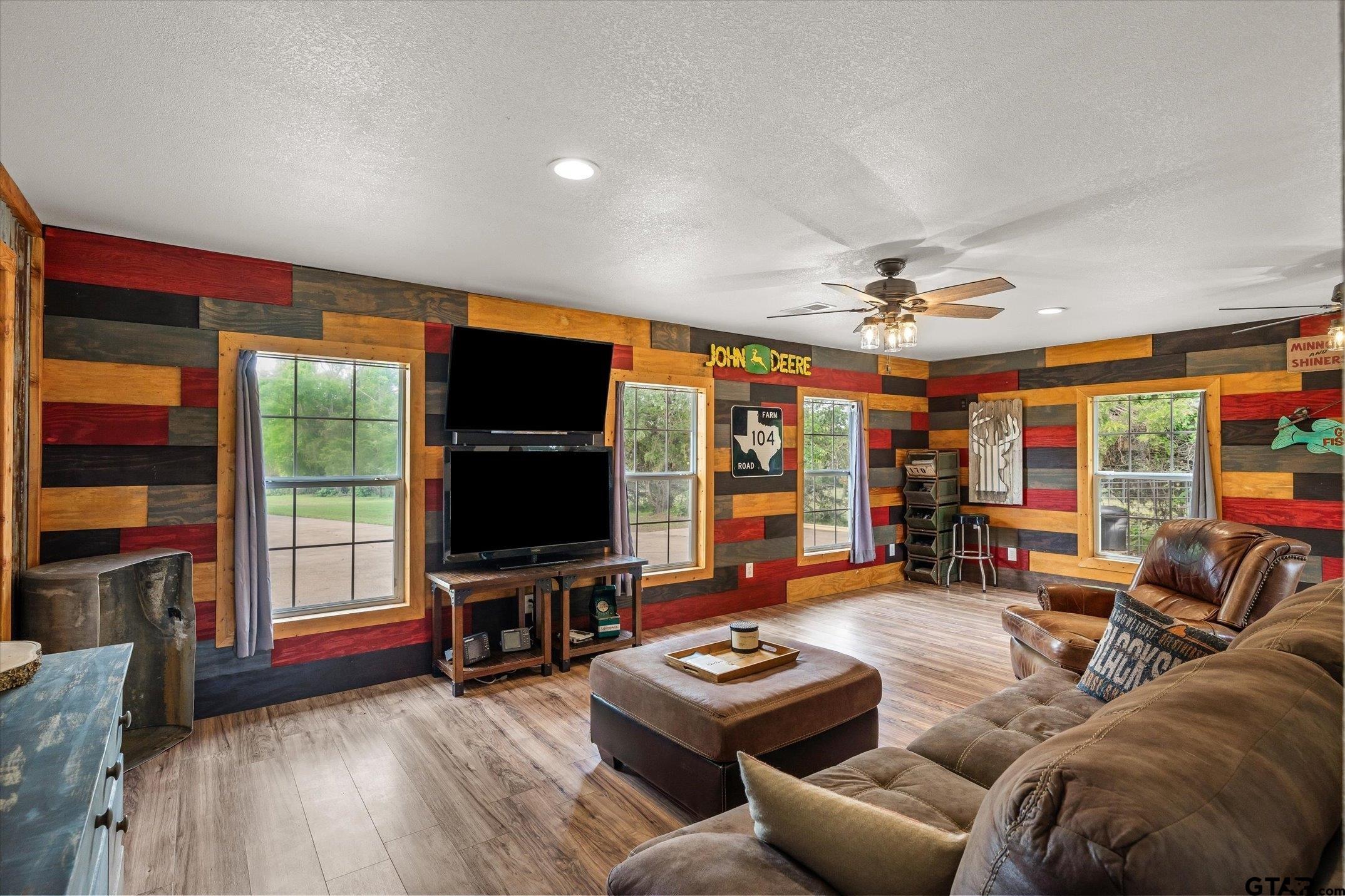 Kaufman, Texas, 75142, United States, 4 Bedrooms Bedrooms, ,3 BathroomsBathrooms,Residential,Active,2044171